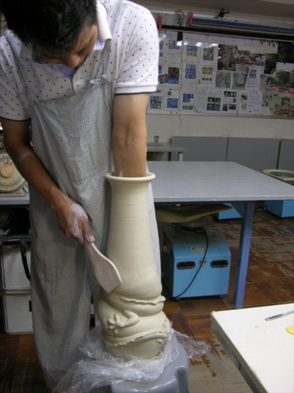 陶芸職人が本気出した！　美しい龍の壺が作られるまで012